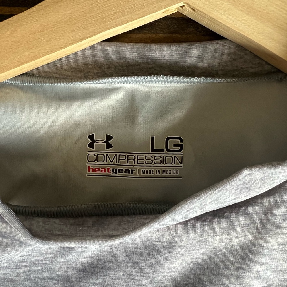 Under Armour Gray Heat Gear Top - Picture 2 of 3